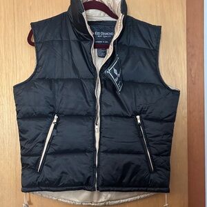 Red Diamond Black and Tan Puffer  Vest NWT Sz Med